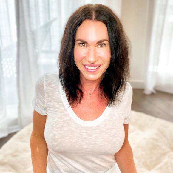 Meet your Posher, Natalie - Picture 1 of 2